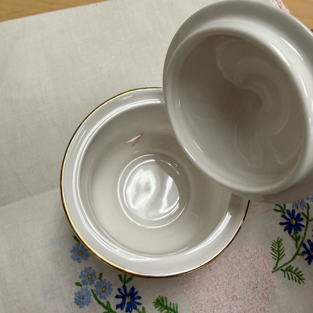 Vintage Queens Fine Bone China Floral Sugar or Trinket Bowl with Lid Vintage - Picture 5 of 12